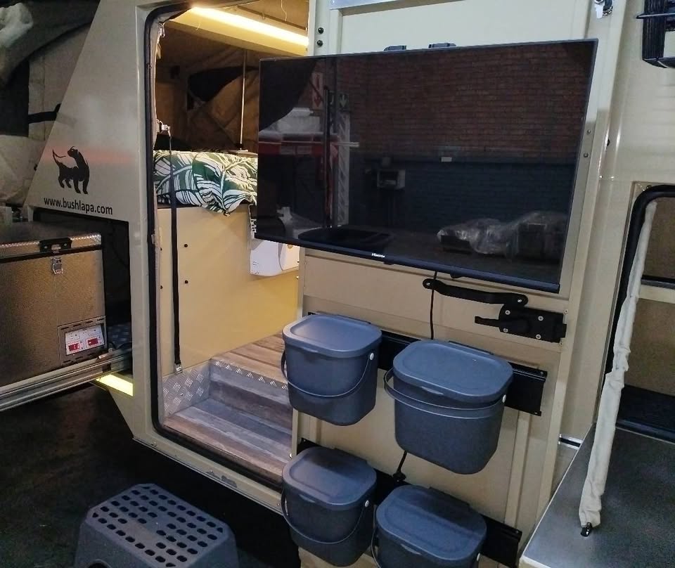 Bushlap Ratel 6